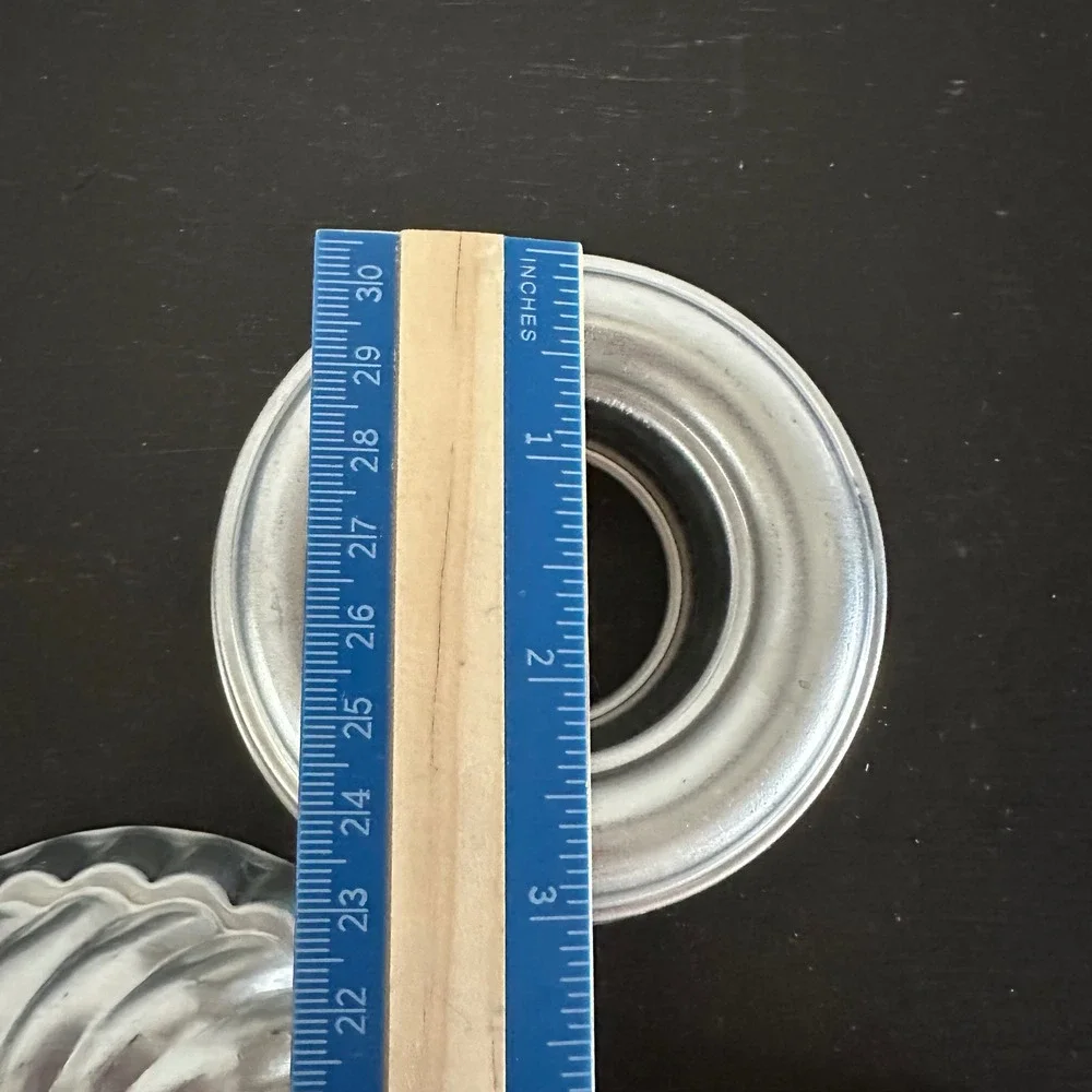 Unbranded vintage aluminum
